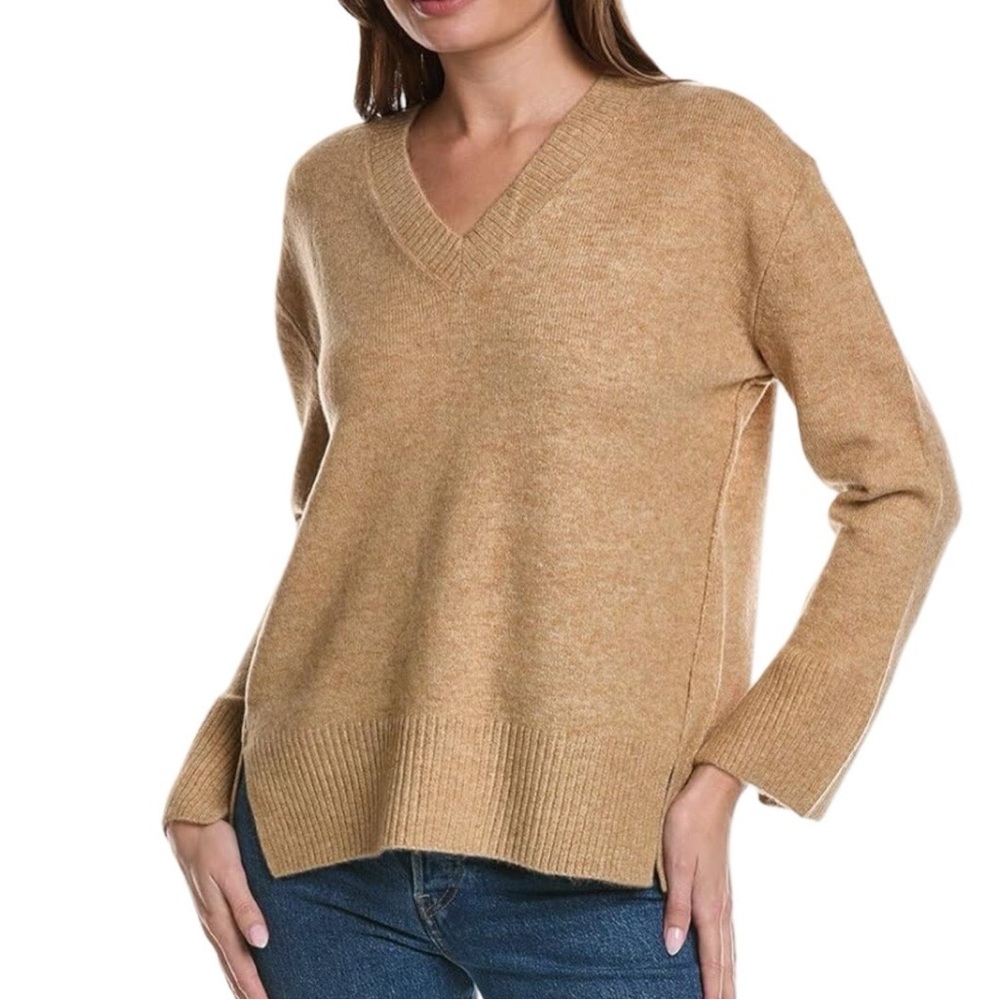 Vince Camuto Camel V-Neck Split Hem Sweater Women's Medium Soft Knit